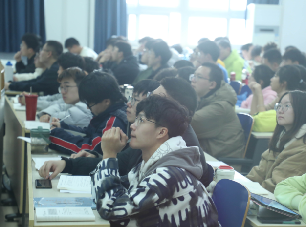 为学子们供给更多的助学支撑构建一个多元共治的现代教育管理 为学子们供给更多的助学支撑构建一个多元共治的现代教育管理