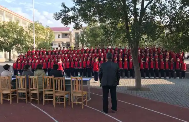 大力改善职业教育办学条件稳步推进职业教育一核两翼整合办学